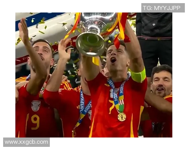 欧洲杯荣获月度最佳球员,实至名归